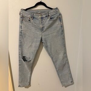 American Eagle Outfitters Women's Distressed Light Blue Skinny Jeans size 10